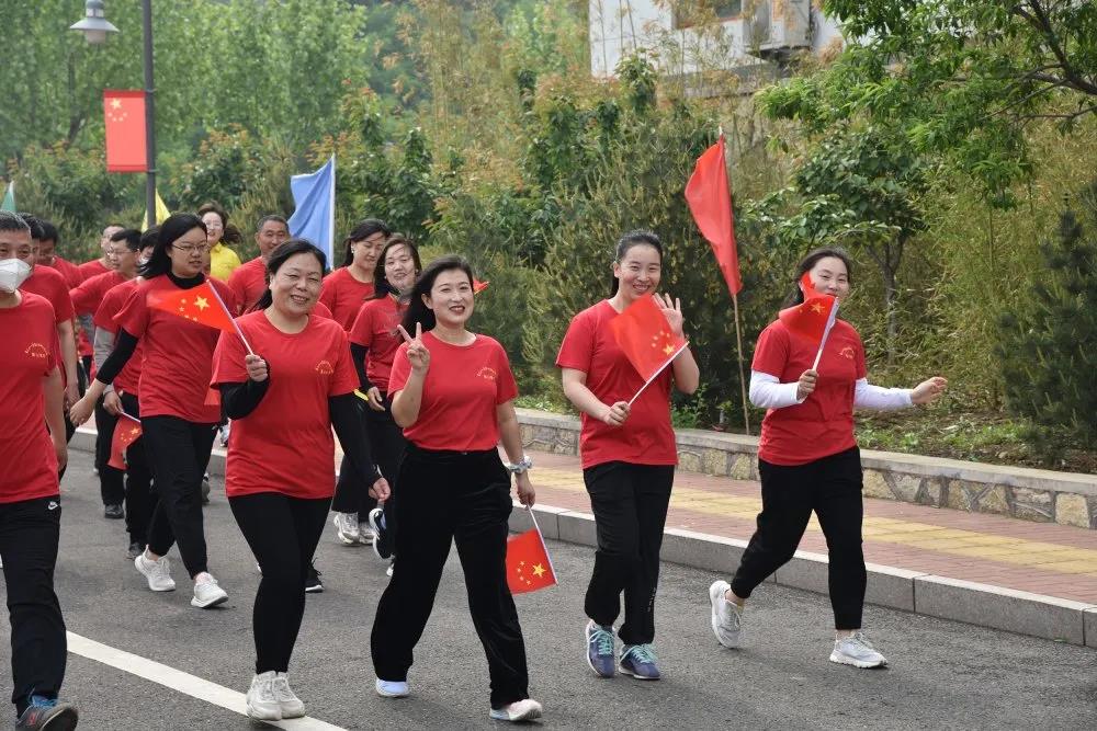 致敬五四精神 傳遞青春力量——集團成功舉辦第二十一屆“重山杯”職工運動會13