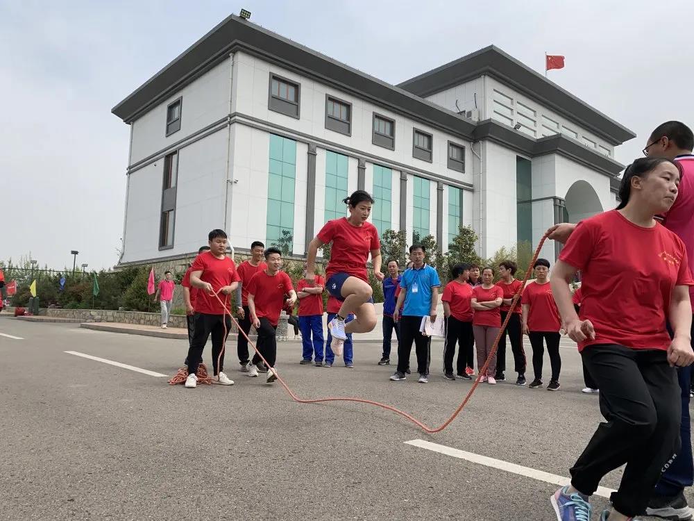 致敬五四精神 傳遞青春力量——集團成功舉辦第二十一屆“重山杯”職工運動會13