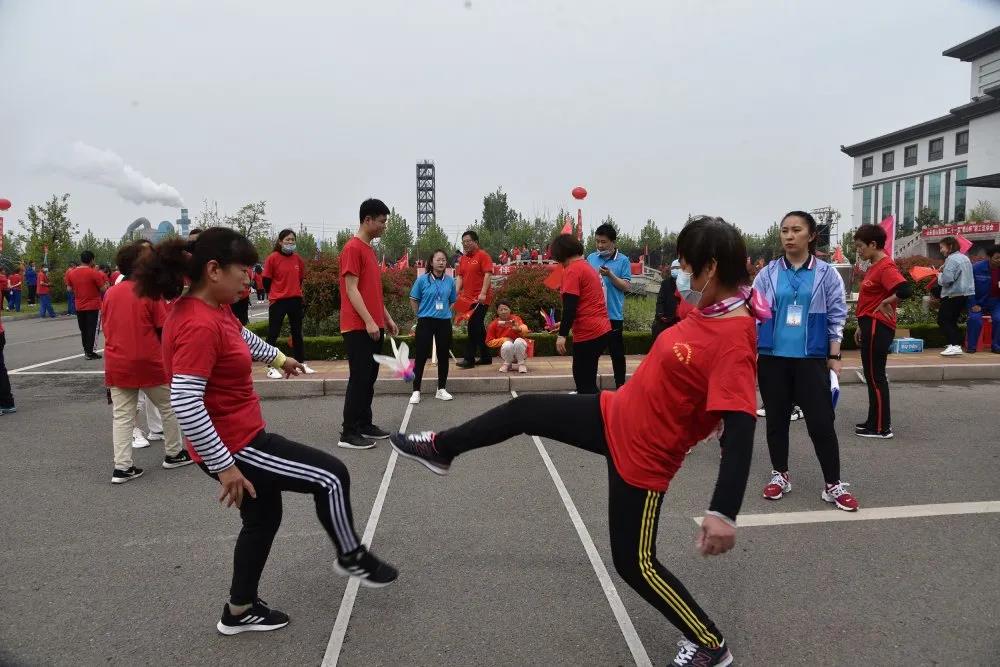 致敬五四精神 傳遞青春力量——集團成功舉辦第二十一屆“重山杯”職工運動會13