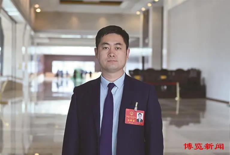 市兩會期間市人大代表、公司董事長李哲接受淄博日報采訪：產(chǎn)業(yè)賦能 加速實現(xiàn)新材料“產(chǎn)業(yè)躍遷”